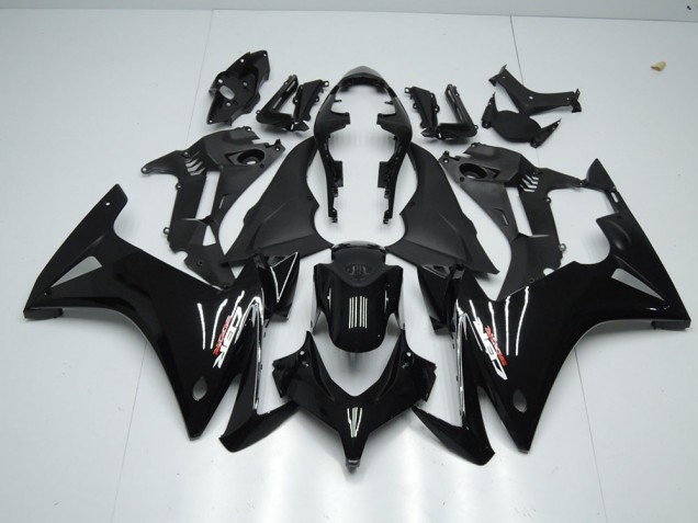Honda CBR 500 RR 13-15 Motorrad Verkleidungen - Glänzend Schwarz Honda CBR 500 RR 13-15 Motorrad Verkleidungen - Glänzend Schwarz