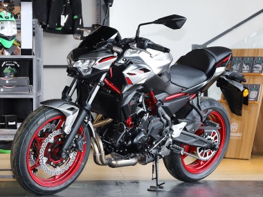 Großhandel Kawasaki Ninja Z650 Motorrad Verkleidung 2020-2023 - Schwarz Silber Rot