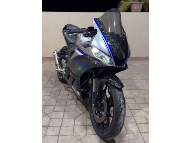 Großhandel Yamaha YZF R3/R25 Motorrad Verkleidung 2022-2024 - Marble Schwarz Silber Blau Geschmiedet Carbonfaser Stil